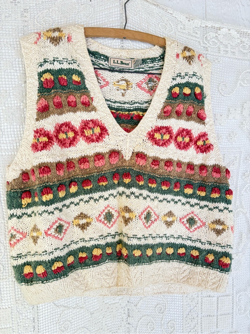 Vintage 90s Women’s L.L. Bean Cream Fair Isle Knit Sweater Vest Medium